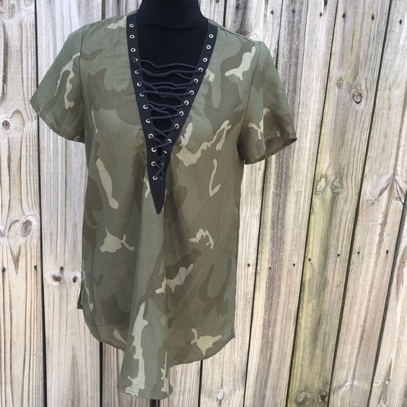 Live 4 Truth Camouflage Short Sleeve Blouse with Black Lace Up Neckline Size M - Picture 1 of 6